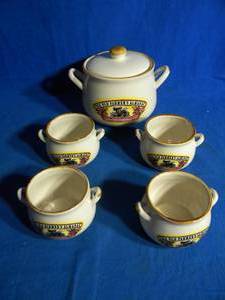 lot 173 image: VINTAGE 1994 Farmers Almanac Bean Pot Complete Set with Bean Pot & 4 Bowls