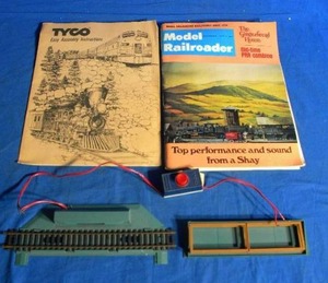 lot 205 image: TYCO Instruction Manual and November 1973 Model Railroader Magazine plus Miscellaneous TYCO Parts