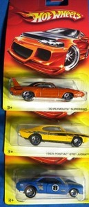 lot 213 image: Hot Wheels Set of 3 Cars