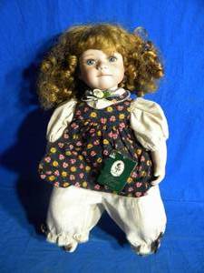 lot 247 image: Geppeddo Porcelain Doll