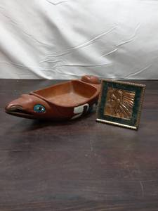 lot 20 image: Collection Of Southwest Style Dcor