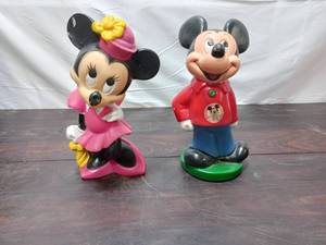 lot 33 image: Mickey And Minnie Coin Banks