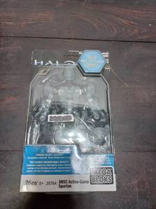 lot 37 image: Halo Mega Bloks Toy