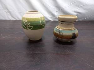 lot 55 image: Southwest Style Pottery  2