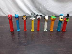 lot 73 image: Pez Dispensers  2