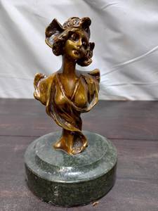 lot 98 image: Metal Bust