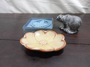 lot 126 image: Collectable Dcor Lot