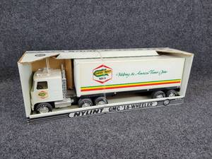 lot 16 image: Vintage Super Crost Seeds Nylint GMC 18-Wheeler No. 911-z
