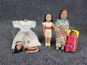 lot 57 image: Lot of (4) Vintage Native American Dolls
