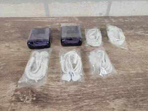 lot 110 image: (7) Sets of SAMSUNG OEM Headphones - Have Mini Audio Plugs