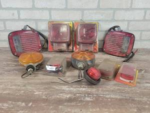 lot 42 image: Lot of Taillights, Turn Signals and Side Markers