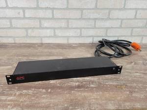 lot 265 image: APC Rack Mount Electrical Distribution Panel - 20A  - 10 Outlets