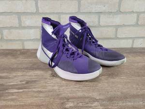 lot 276 image: Nike Mens Zoom Hyperdunk 2015 749645-505 Purple Shoes - Size 9.5