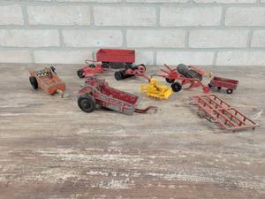 lot 285 image: Assorted Antique Farm Toys