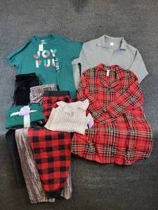 lot 182 image: Lot of NEW Womens L Clothes - A New Day, Stars Above, and More