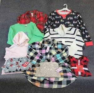lot 184 image: Lot of NEW Womens XXL2X Clothes - Universal Threads, Wild Fable, Wondershop at Target, and More
