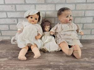 lot 305 image: (3) Antique Baby Dolls