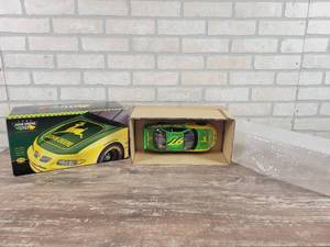 lot 320 image: 118 Scale John Deere Diecast Stock Car