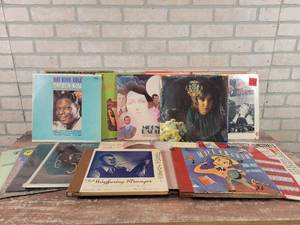 lot 293 image: Assorted Records and Box Sets