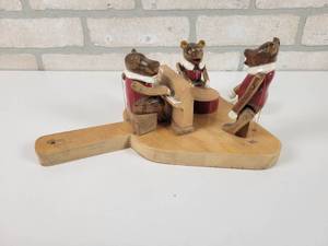 lot 12 image: Vintage Folk Art - Bear Band Marionette Band - Overall Approx. 10 x 9 x 5