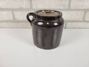 lot 14 image: Small Antique Crock w Lid - Approx. 5.5 Diameter x 5 Tall