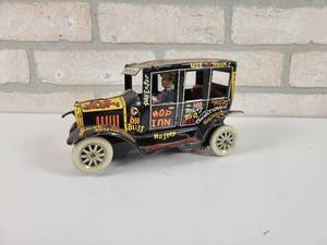 lot 47 image: MARX Old Jalopy Tin Wind-Up Toy Car - Approx. 7 Long - Works