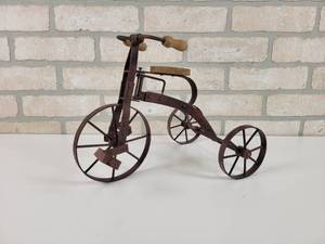 lot 61 image: Metal Tricycle Dcor - Approx. 9 Tall
