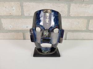 lot 65 image: Vintage Stone and Abalone Mayan Mask (1980s) - Approx. 6 x 5 x 2