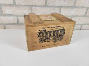 lot 74 image: Mini Schells Beer Crate - New Ulm, MN - Approx. 9.5 x 6 x 6
