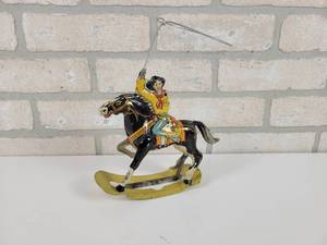 lot 81 image: Vintage MARX Wind-Up Tin Lasso Cowboy Toy - Works - Approx. 9 x 8 x 3