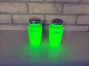 lot 111 image: 1930s McKee Jadeite Beehive Salt & Pepper Shakers - Approx. 5 Tall Each