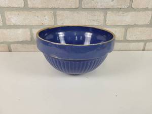 lot 119 image: Vintage Red Wing Stoneware Bowl - Approx. 9.5 Diameter x 5 Tall