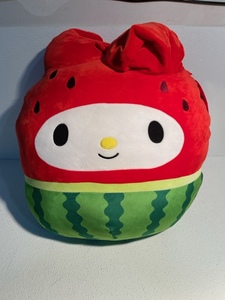 lot 8 image: New Hello Kitty Squish Mallow