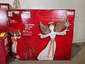 lot 60 image: Home Accents  Holiday Collection. Christmas Decorations.