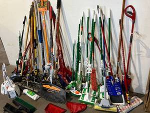 lot 66 image: Pallet Of Various Home Cleaning And Yard Tools.