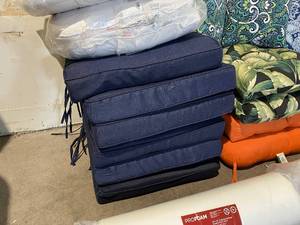 lot 77 image: Wholesale Lot Of Outdoor Cushions.