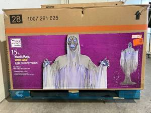 lot 89 image: LOT OF 3. Halloween Phantom And Hovering Witch