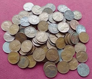lot 86 image: 100 Unsearched Wheat Pennies
