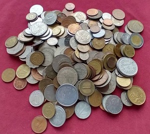 lot 115 image: Huge 2.5 Pound Lot of Foreign Coins
