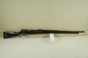 lot 9 image: Japanese Military Type 38 Arisaka 6.5 x 50SR Bolt Action Rifle
