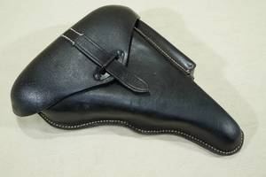 lot 66 image: Black Leather P38 Pistol HolsterCase