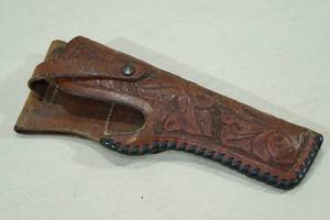 lot 68 image: Vintage Carved Brown Leather Handgun Holster