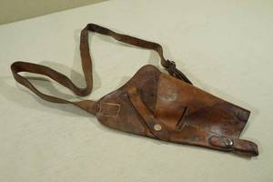 lot 83 image: Vintage Brown Leather Shoulder Holster