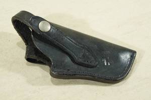 lot 100 image: Smith and Wesson B04-63 Black Leather Handgun Holster
