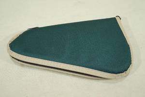 lot 104 image: Soft Handgun Storage Case - Green