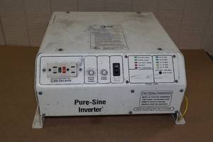 lot 5 image: AT&T ATT-121500N 1500 Watt Pure-Sine Power Inverter