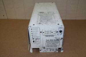 lot 6 image: Airpax CMC-12800N 800 Watt Pure-Sine Power Inverter