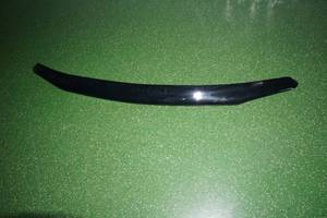 lot 11 image: AVS Bug Deflector - Many 1999-2007 GMC Trucks