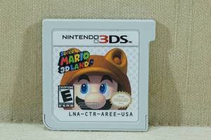 lot 21 image: Nintendo 3DS Super Mario 3D Land Game