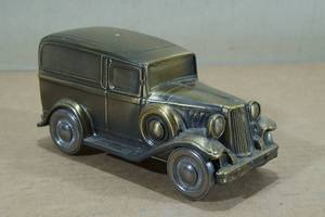 lot 59 image: Vintage Banthrico 1934 Ford Delivery Coin Bank
